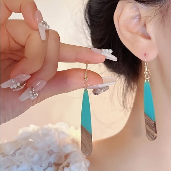 Natural Wood Resin Water Drop Earrings - Picture 2 of 3